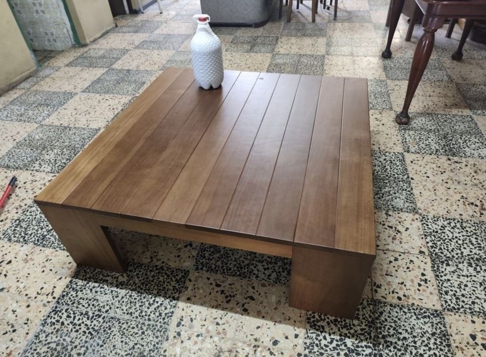 Mesa em madeira exterior de kambala 120x120 com 45cm de altura