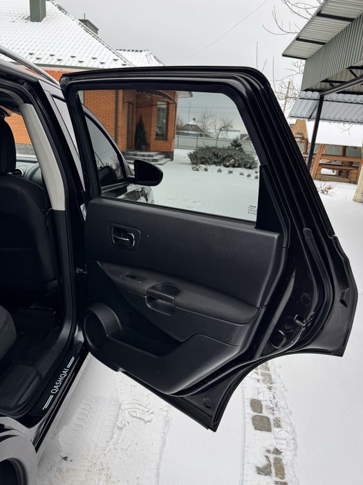 Продам  Nissan Qashqai+2 2012