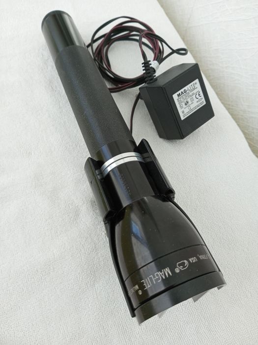 Фонарь аккумуляторный MAGLITE.