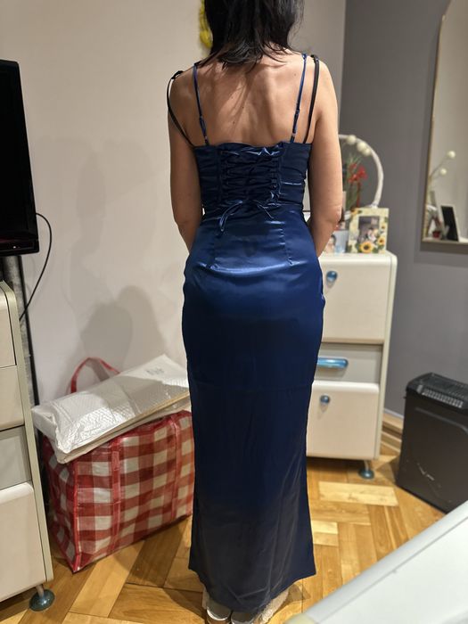 Sukienka z wiązanymi plecami (inspirowana BabyBoo)