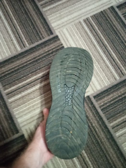 Кросівки демисезонні!