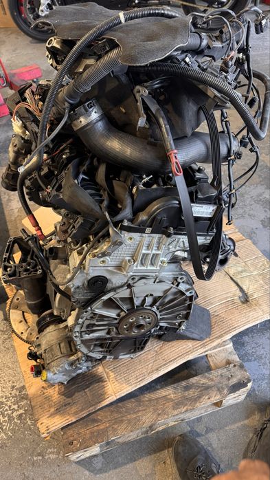 Motor bmw 20d n47  COMPLETO com todos os perifericos(tem um problema num cilindro)