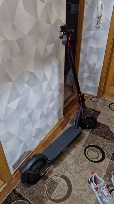 Електросамокат Xiaomi Electric Scooter Elite (BHR9603GL). Як НОВИЙ. Г