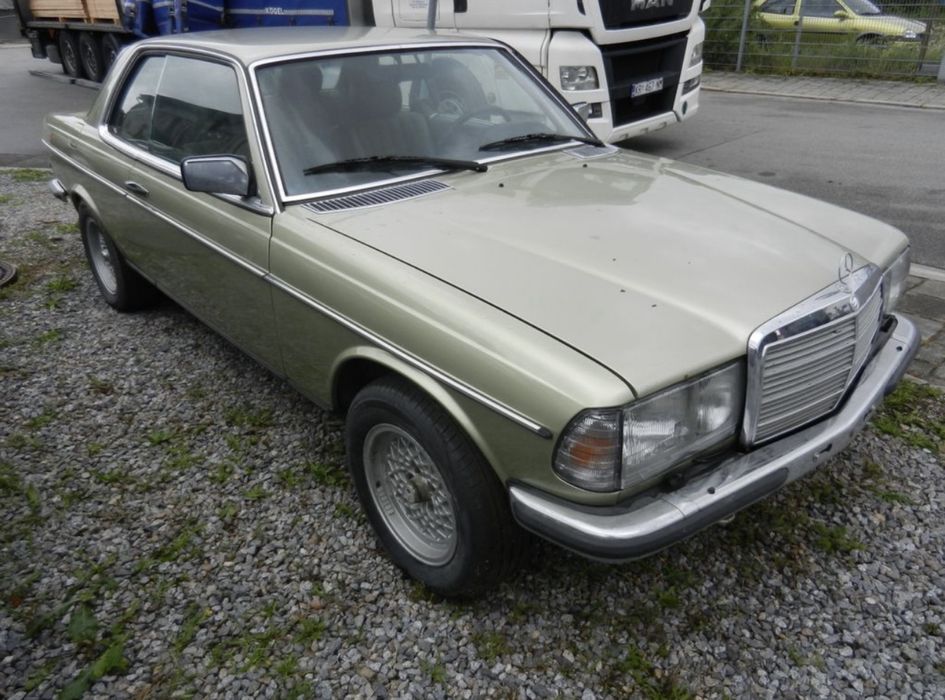 Mercedes W123 Coupe 230