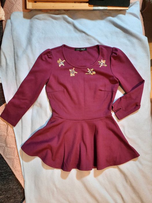 Bluzka z ozdobnym dekoltem