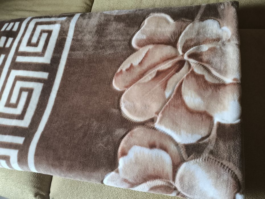 Плед,покривало розмір  2 / 2.4 м.