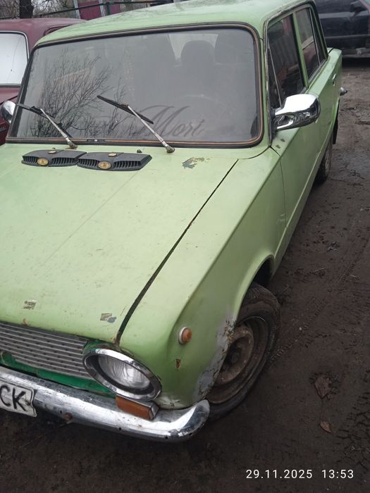 Продам ваз 2101 заводиця їде салон ухожений біль детальніше за номером   .