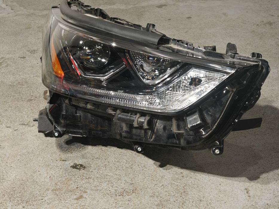 Lampa Toyota highlander xu70 2021 - platinium