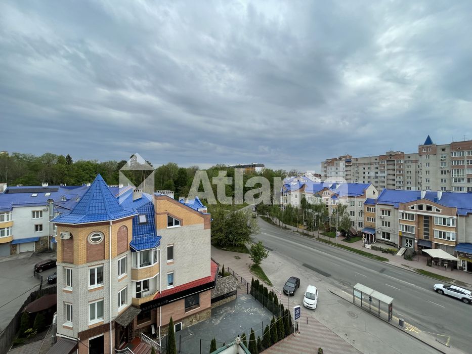 Чотирикімнатна квартира на Поділлі