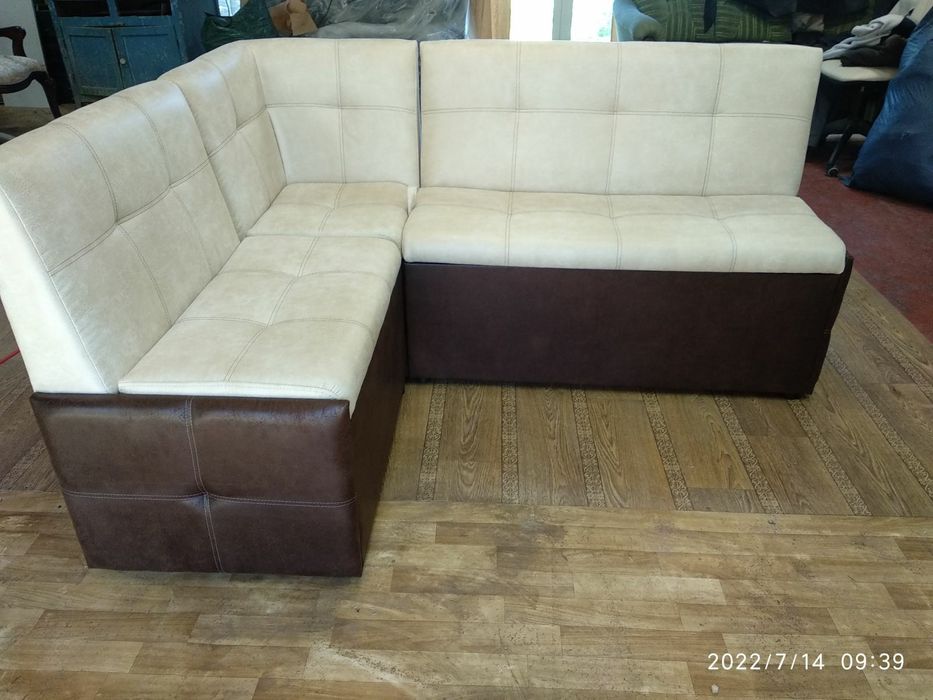 Перетяжка мягкой мебели