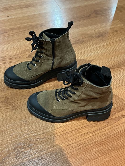 Botas castanhas Rugui
