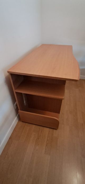 Mesa de escritório em madeira