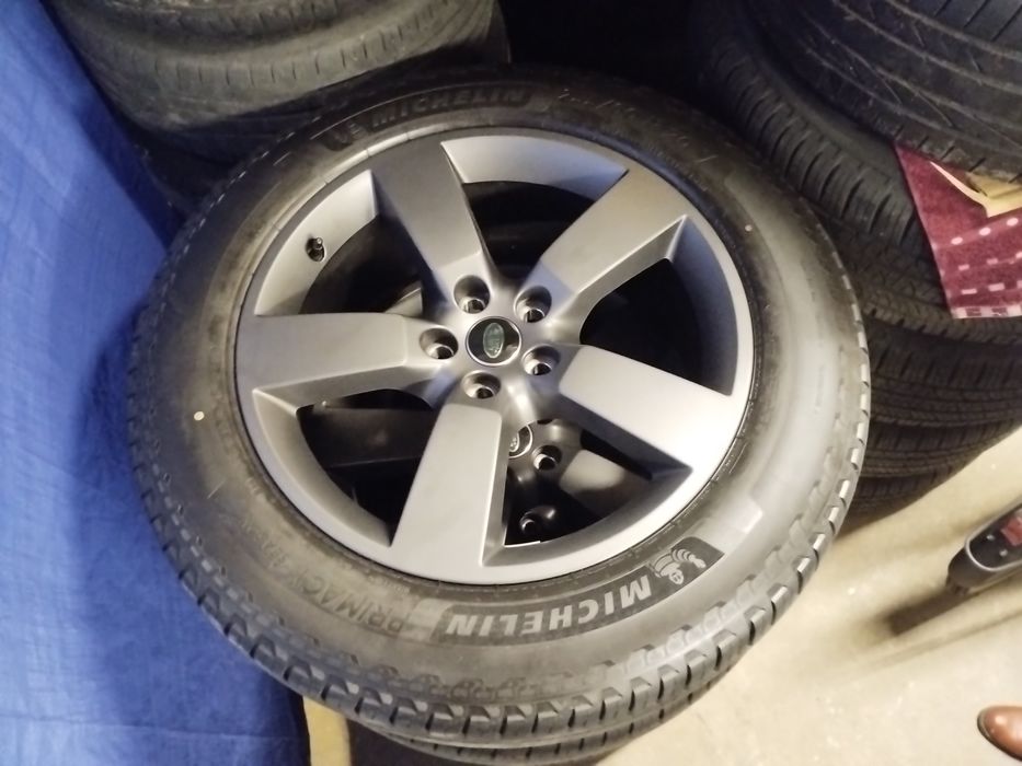 Nowe Oryginalne Koła Alufelgi  255/60/20" Land Rover Defender Michelin