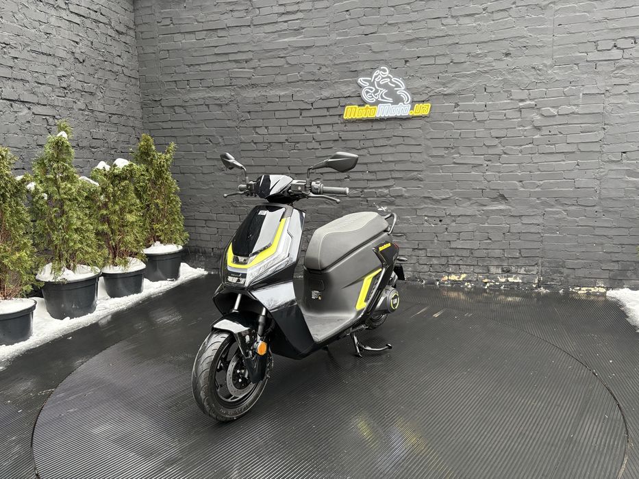 Електроскутер ZEEHO AE6+