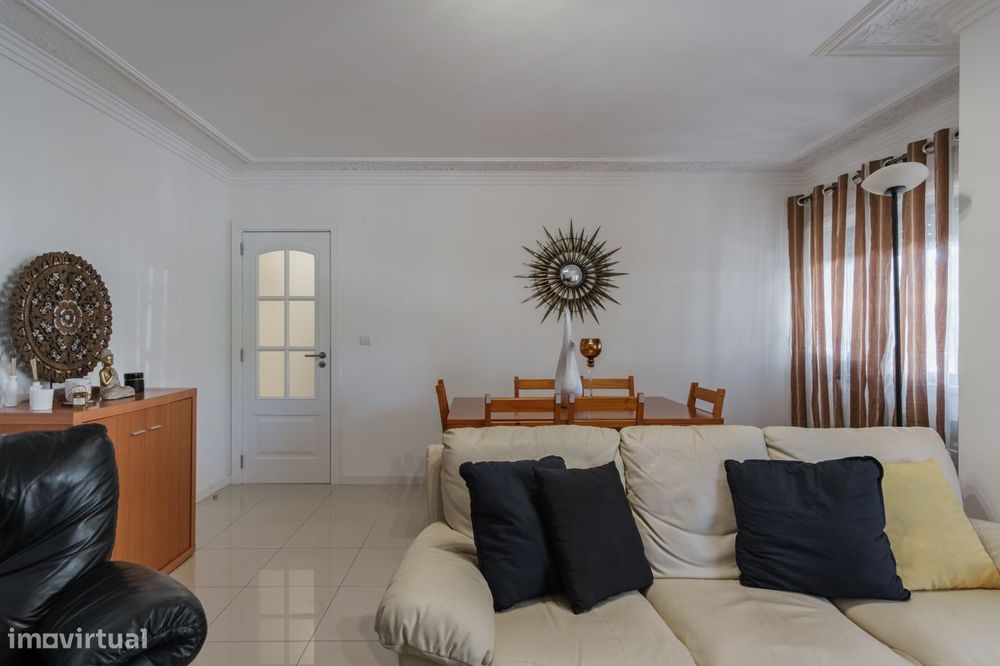 Apartamento T1 Remodelado em Massamá | Zona Central e com Elevador