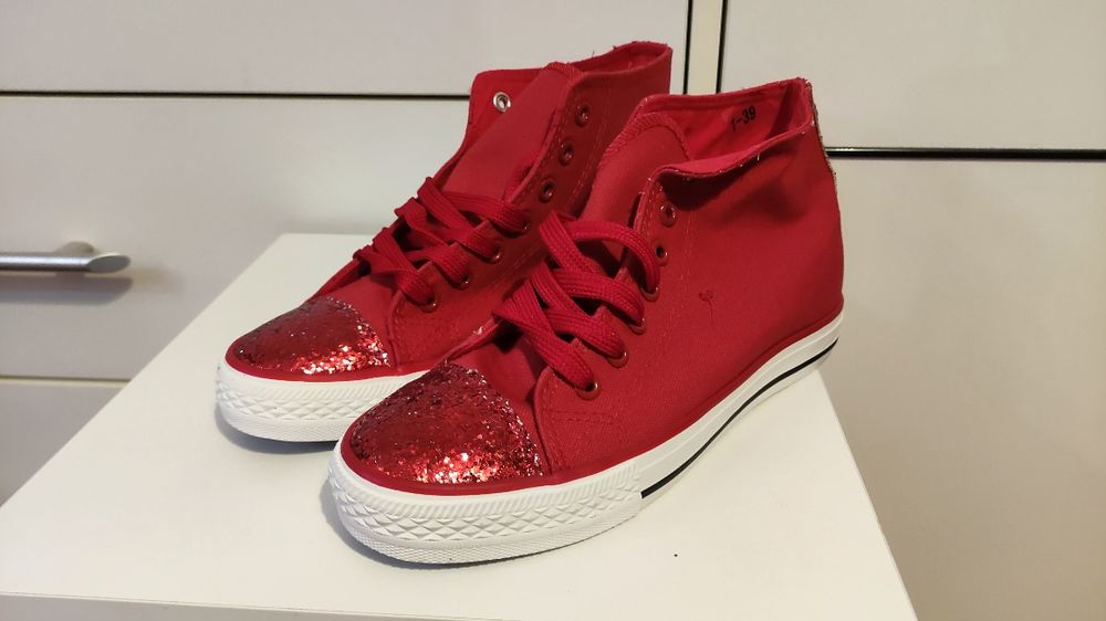 Trampki za kostkę damskie czerwone cekiny roz 38,37, 39 oraz 41