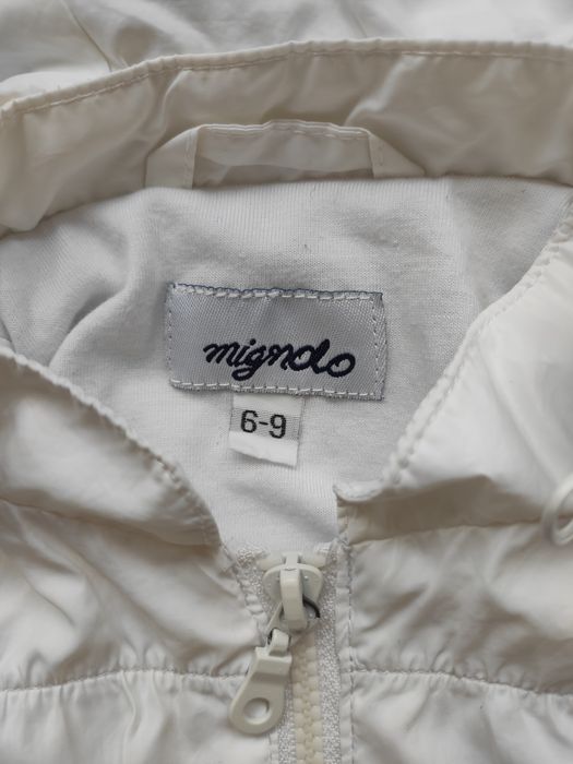 Курточка ветровка для девочки 6-9 мес