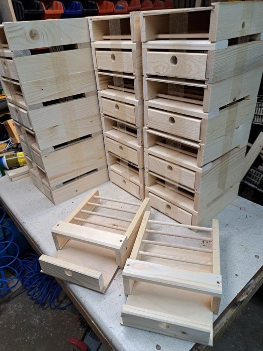 Regał na młode gołebie Półki