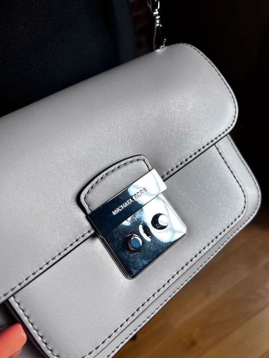 Michael Kors torba na ramię_jasna skóra