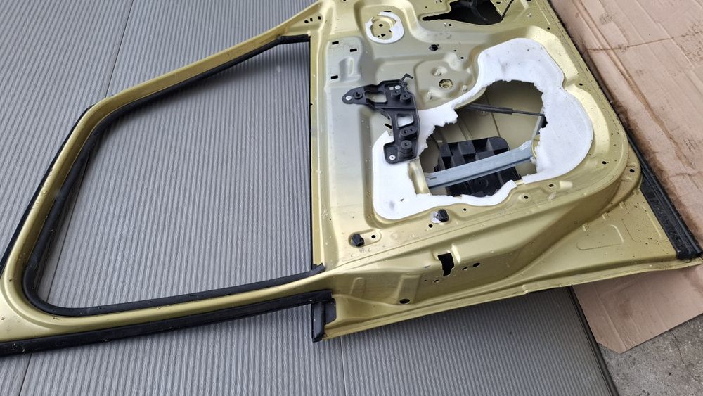 Peugeot/Citroen C4 Picasso 2007-2013 двері передні LH, ліві DR1504 9002X7