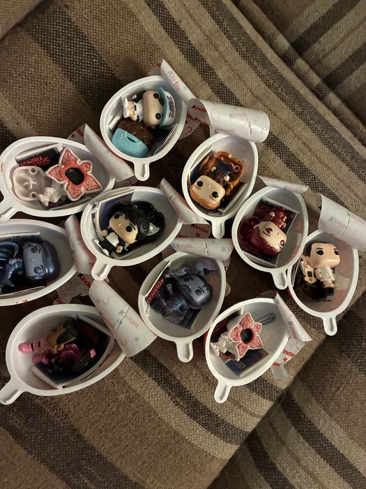 Kinder JOY Stranger things