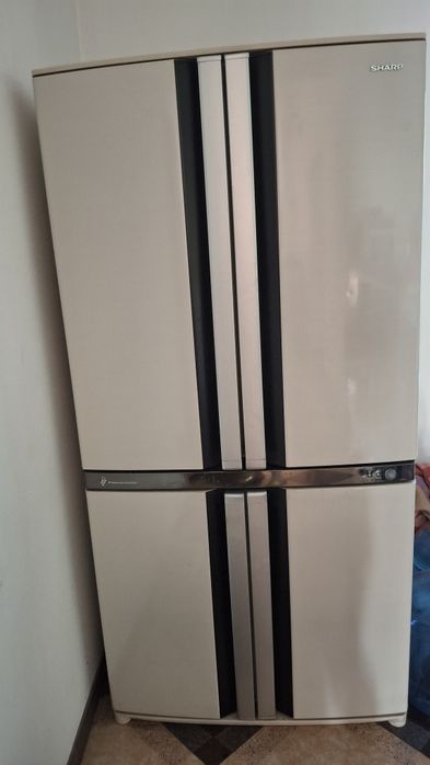 Холодильник  SHARP
