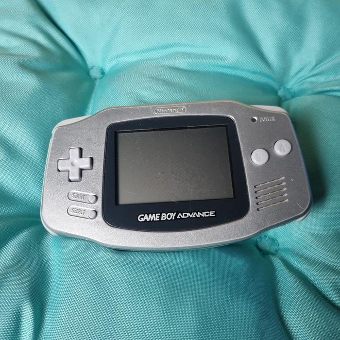 Gameboy Advance Silver