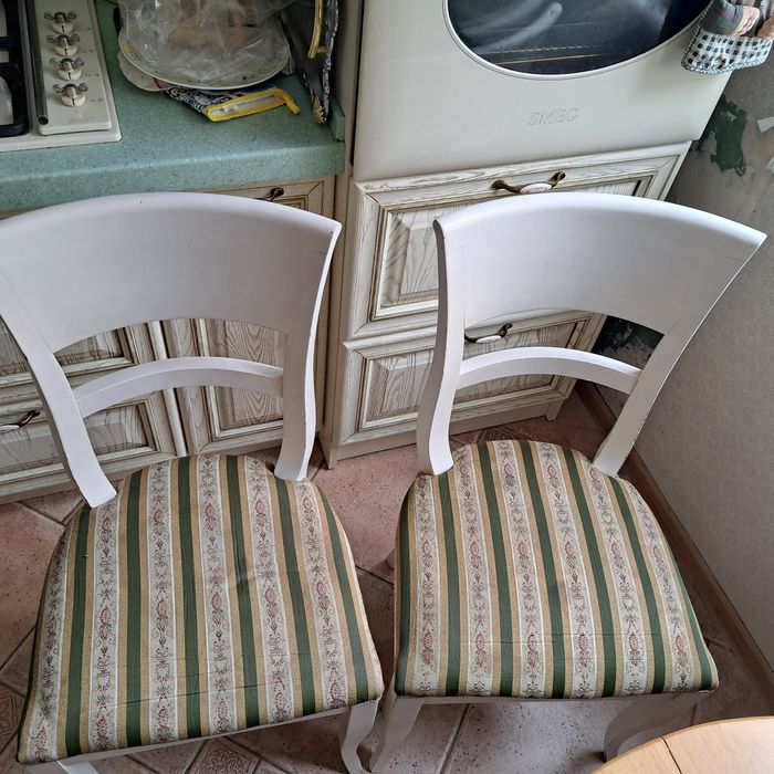 Стільці з натурального дерева