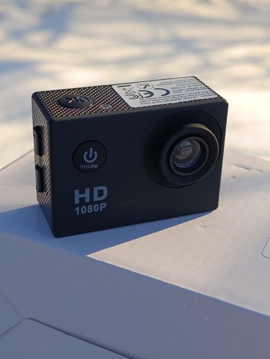 Екшн камера з кріпленням на шолом