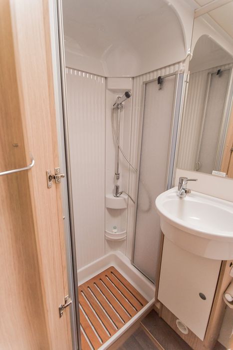 Wynajem Kampera Alkowa Sunlight A70 6-osobowy