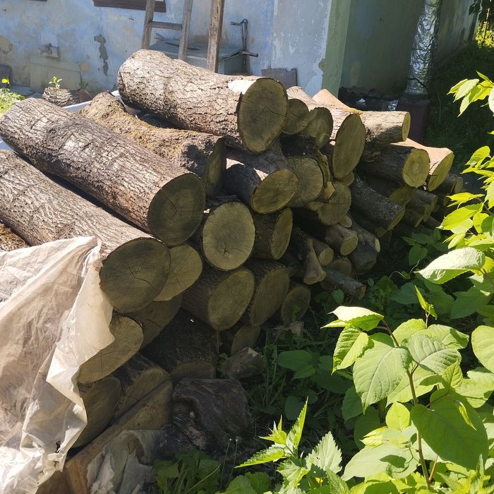 Продаються дрова 6 кубів