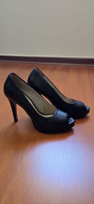 Sapatos de senhora - dois pares