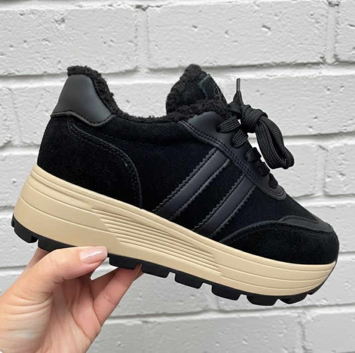 Женские зимние кроссовки