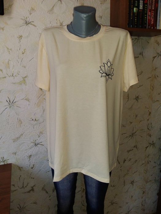 Жіноча футболка, нова, р. 52/54