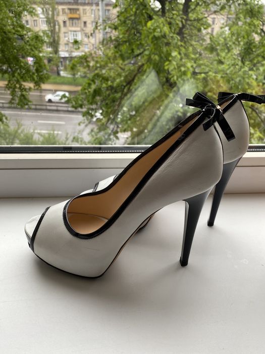 Продам обувь 38 рр