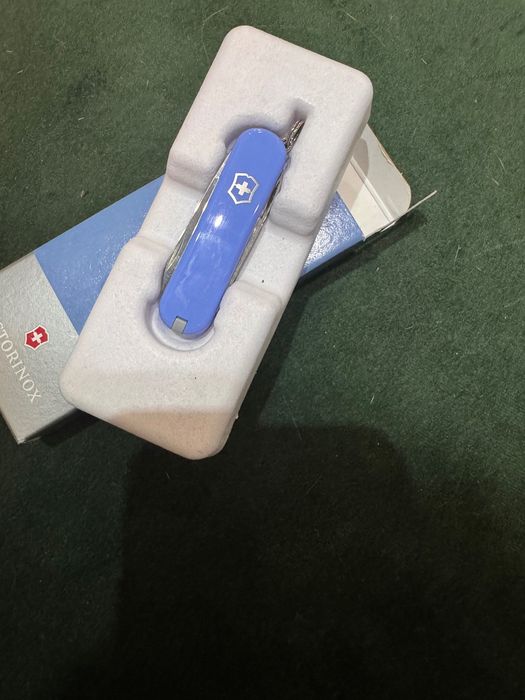 Canivete suíço azul claro