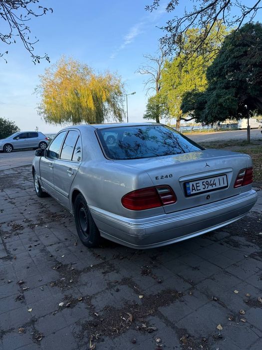 Mersedes Benz  w210  2.6  Акпп газ  бензин