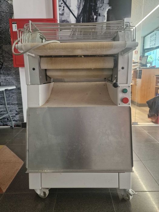 Vendo máquina formadora de baguetes