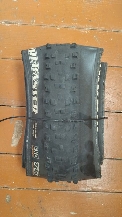 Покришка Maxxis Forekaster EXO Tubeless Ready 29"x2.35" Folding
