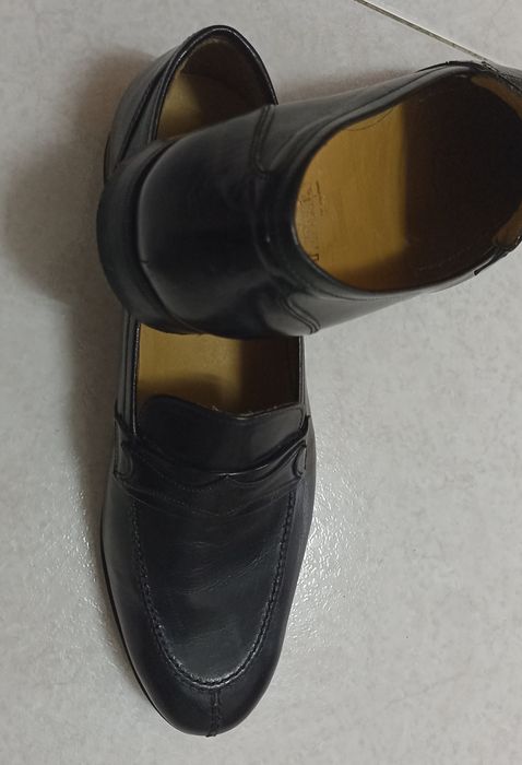 Sapatos pala homem couro novos 43