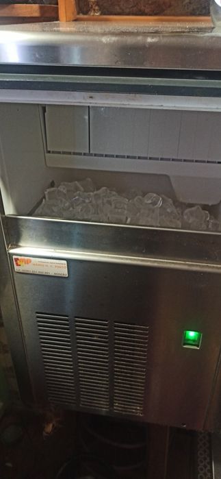 Máquina de Gelo Brema