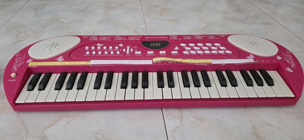 Órgão musical criança