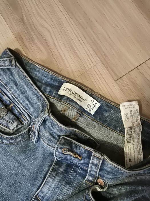Джинси Stradivarius 34р