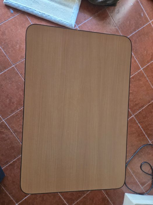 Mesa de campismo dobrável