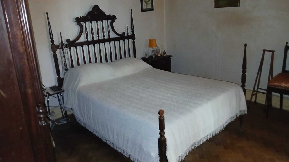 Dou mobiliário e loiças - Lisboa Penha de França