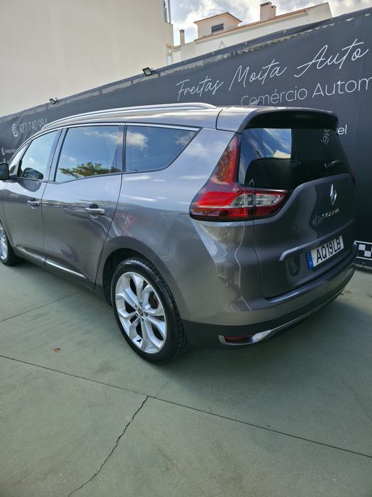 Renault Scenic / 138.500 km / 7 Lugares