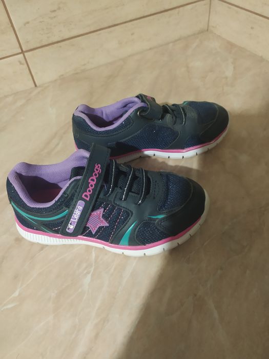 Новые  кроссовки