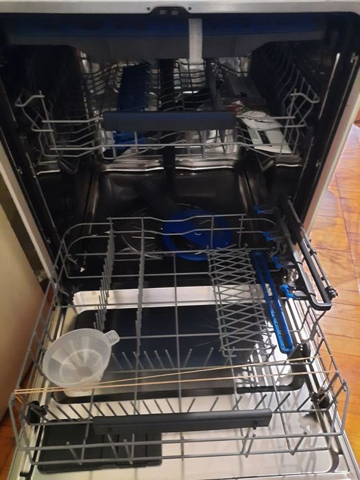 Нова посудомийна машина (посудомоечная машина), Electrolux, Оболонь