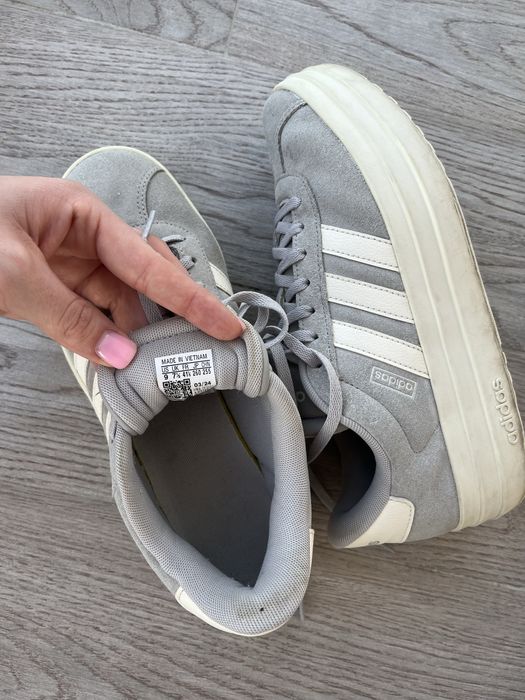 Adidas кросввки