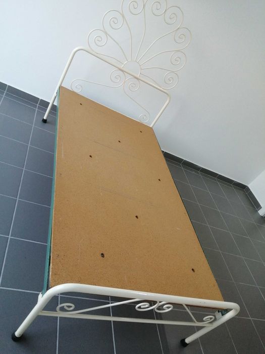 Cama de ferro criança (corpo e meio)